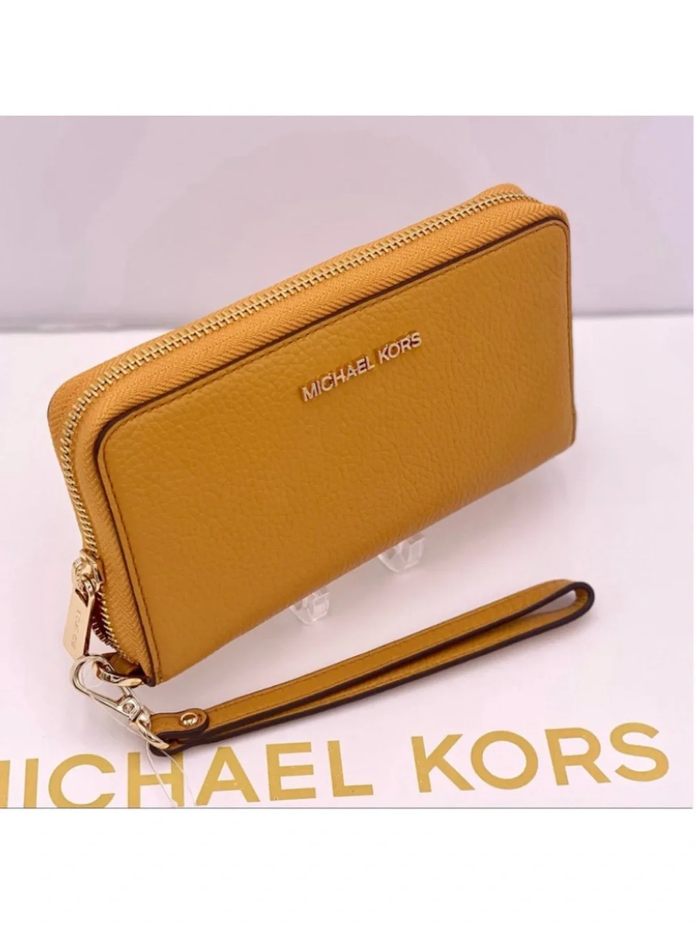 Michael Kors Jet Set Travel Large Flat Zip MF Phone Case Wristlet Wallet